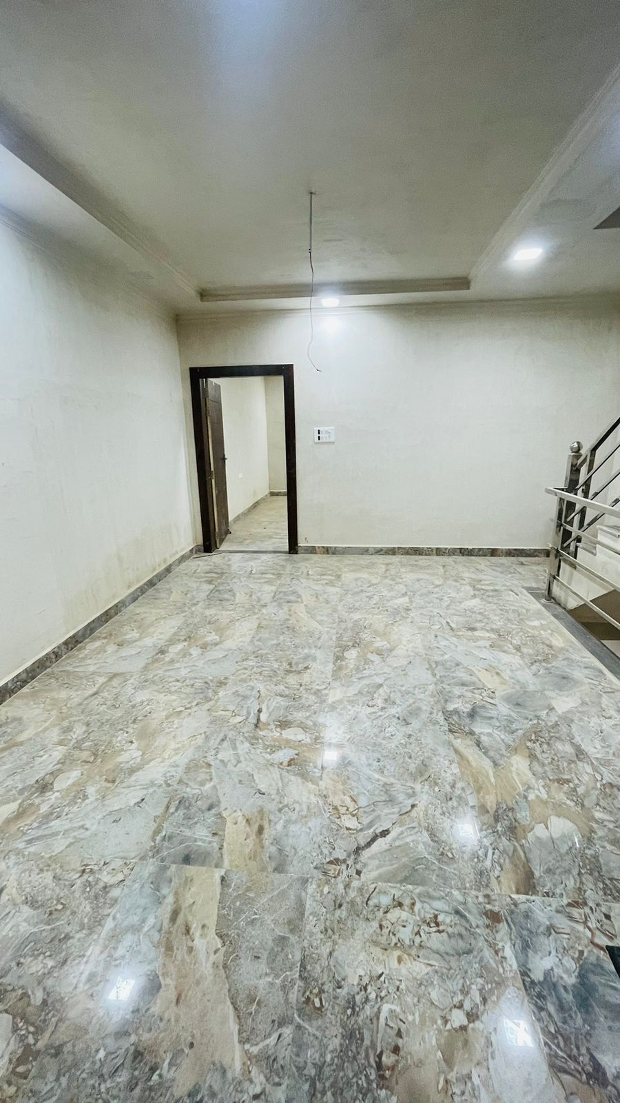 Premium 3 BHK Luxury Duplex in City Centre | South Facing | Semi-Furnished Home