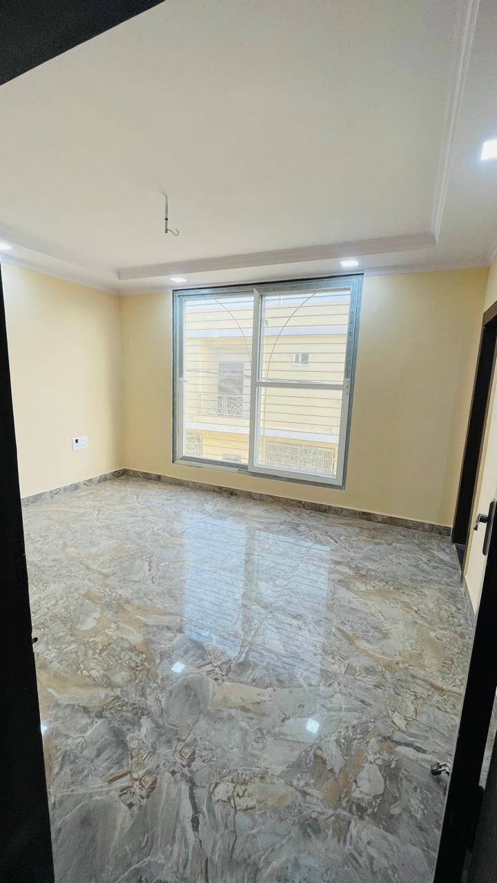Elegant 3 BHK Duplex for Sale in Model Town City Centre | North Facing | Semi-Furnished 