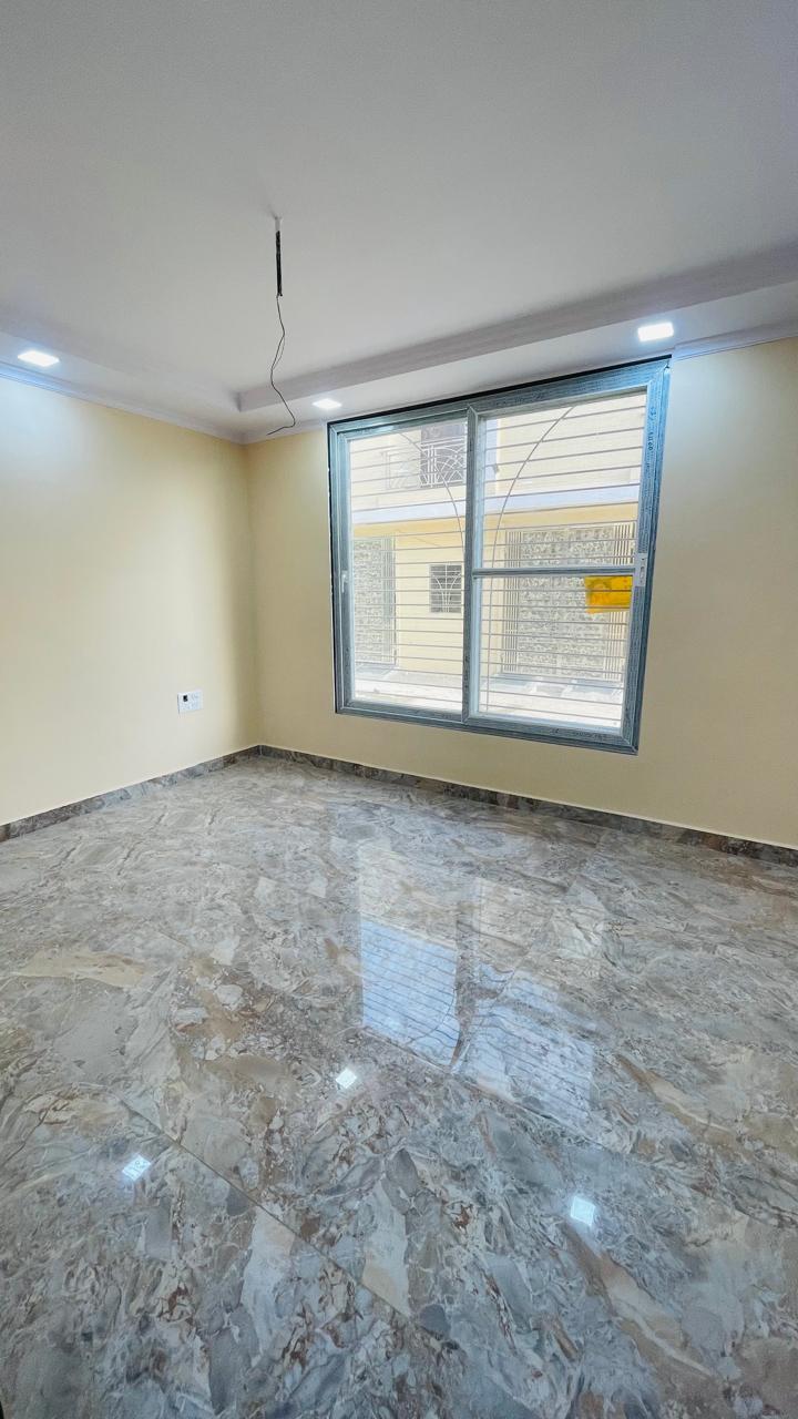 Elegant 3 BHK Duplex for Sale in Model Town City Centre | North Facing | Semi-Furnished 